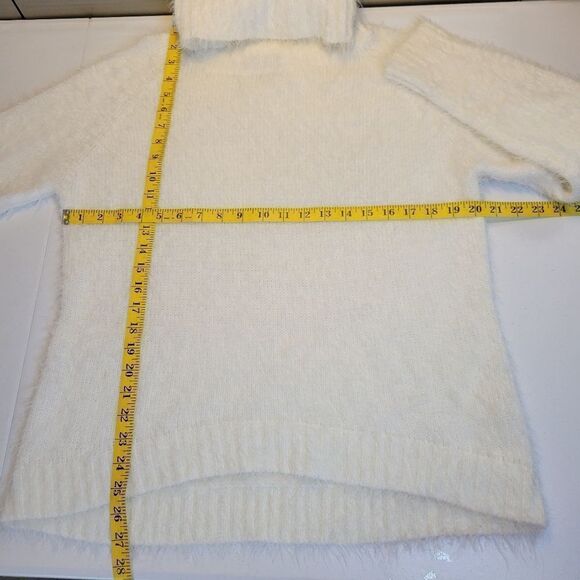 Goldie Winter White Eyelash Fringe Fuzzy Chenille Knit Turtleneck Sweater - Picture 10 of 11